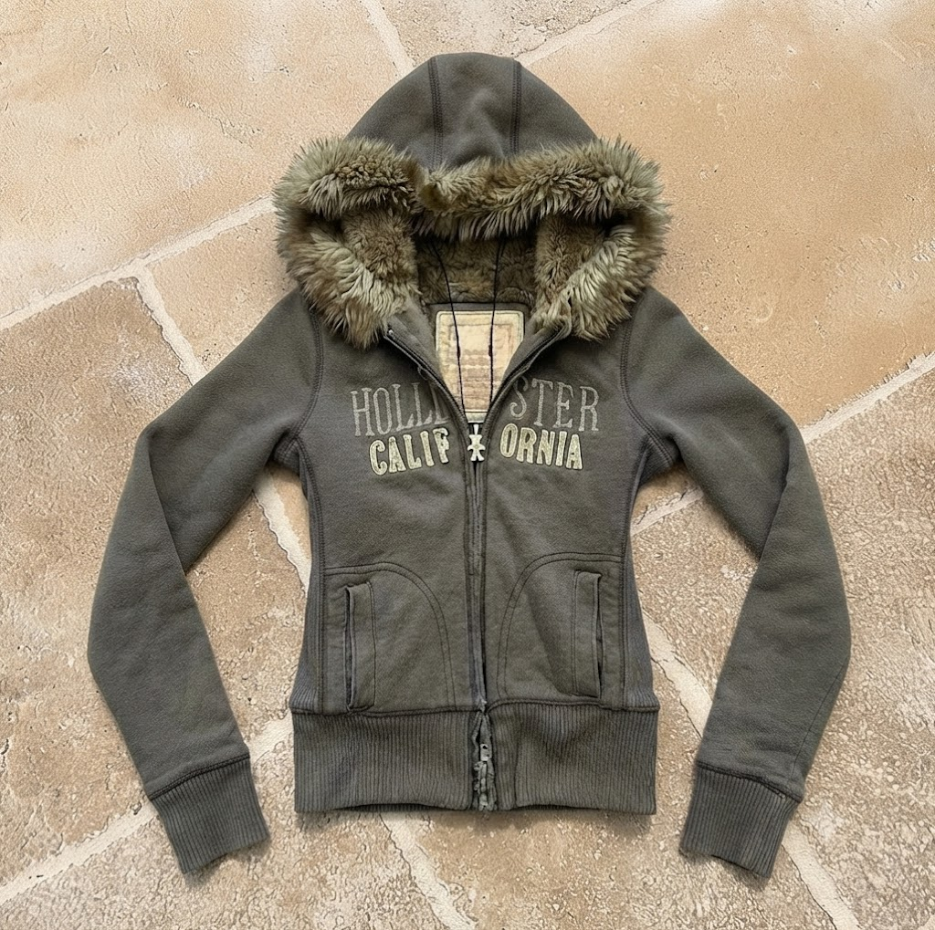 Fur hood Y2K
